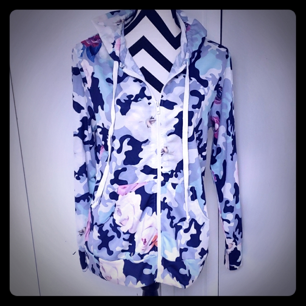NWT Feitong Zipper hoodie Camo floral